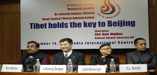 藏人行政中央司政洛桑森格在松迪教授（ML Sodhi）纪念研讨会上，新德里。照片：TPI