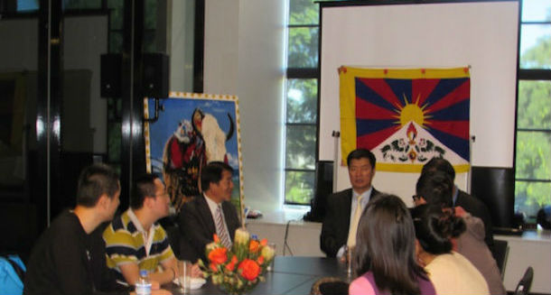 2017年4月28日，首访澳洲行程中，西藏民选政治领导人司政洛桑森格（Lobsang Sangay）表示，西藏从未曾是中国的一部分。