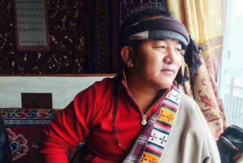 「才闊杜恰(Tsekho Aka Tsekho Thukchak)，44歲，於2018年3月7日當地時間下午5點30分左右，在西藏東部阿壩(Ngaba)縣麥爾瑪(Meruma)鄉自焚。」當地消息人士告訴《國際西藏郵報》