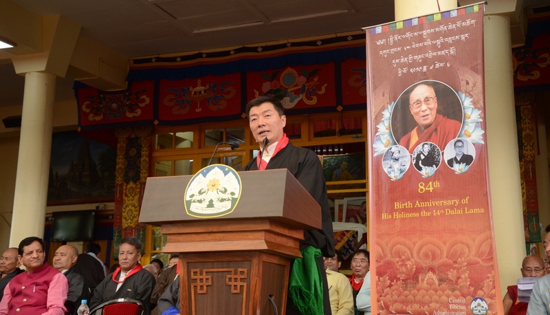 藏人行政中央司政洛桑森格在纪念集会上发表集会。（照片：TPI）