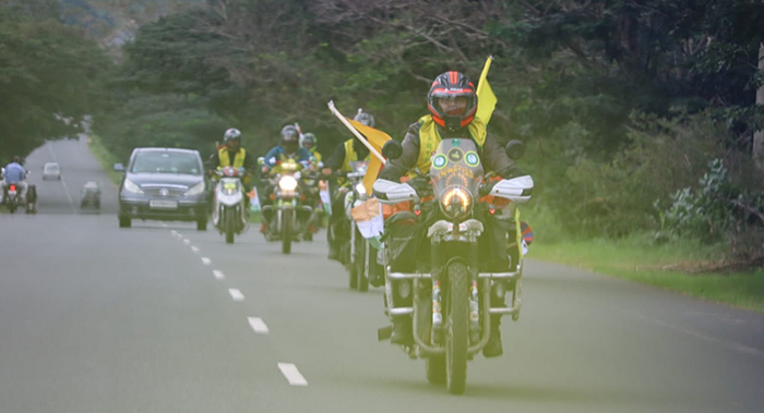 來自德里地區西藏青年會的西藏活動家參加全印度摩托車接力賽活動。網絡圖片