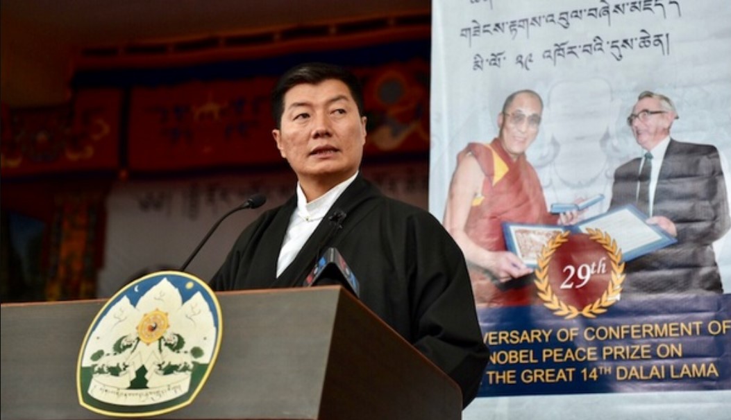 西藏司政洛桑森格，2018年12月10日西藏十四世達賴喇嘛榮獲諾貝爾和平獎29週年之際發表噶廈聲明。照片: 國際西藏郵報